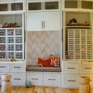 Meet your Posher, Dina